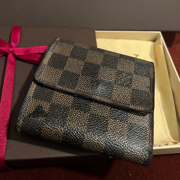 Authentic Louis Vuitton Damier ebene wallet - Picture 11 of 16